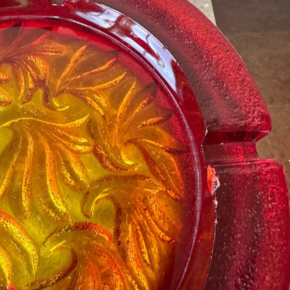 L.E. Smith Sand Scroll #6500 Amberina Glass 10” Ashtray Dish Catchall - Picture 3 of 11